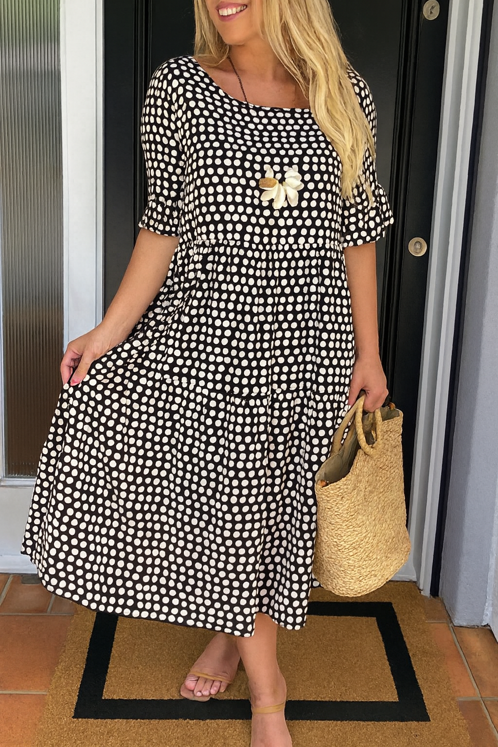 IMOGEN | SABLE SHORT-SLEEVE MIDI DRESS