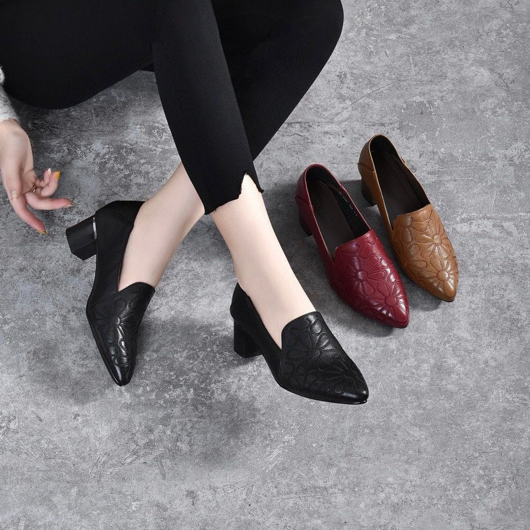 CAIREANN | ELEGANT EMBROIDERED PUMPS
