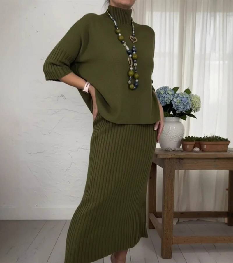 Caoilinn | Knitted set with a ribbed skirt
