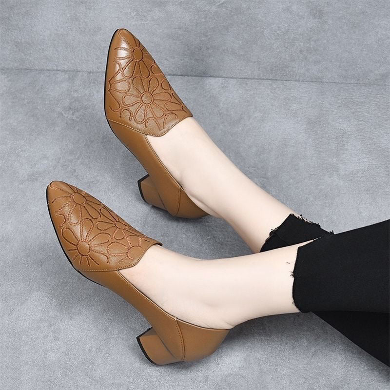 CAIREANN | ELEGANT EMBROIDERED PUMPS