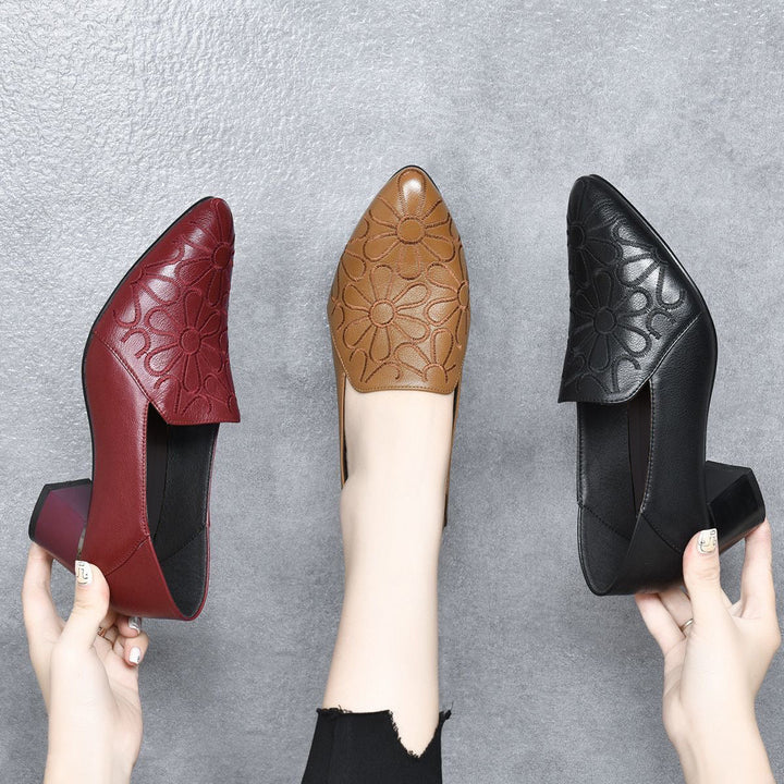 CAIREANN | ELEGANT EMBROIDERED PUMPS